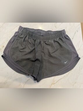 Nike Dri-FIT Tempo Mid-rise Brief-Lined Shorts